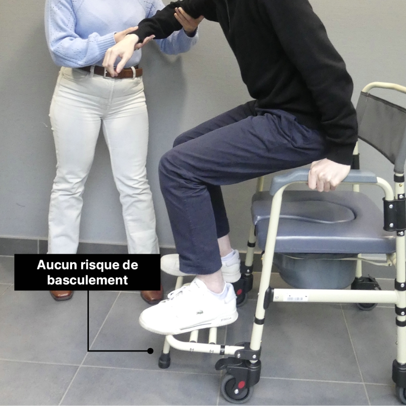 כסא שירותים עם גלגלים מתקפל SARDAIGNE – תמונה 5